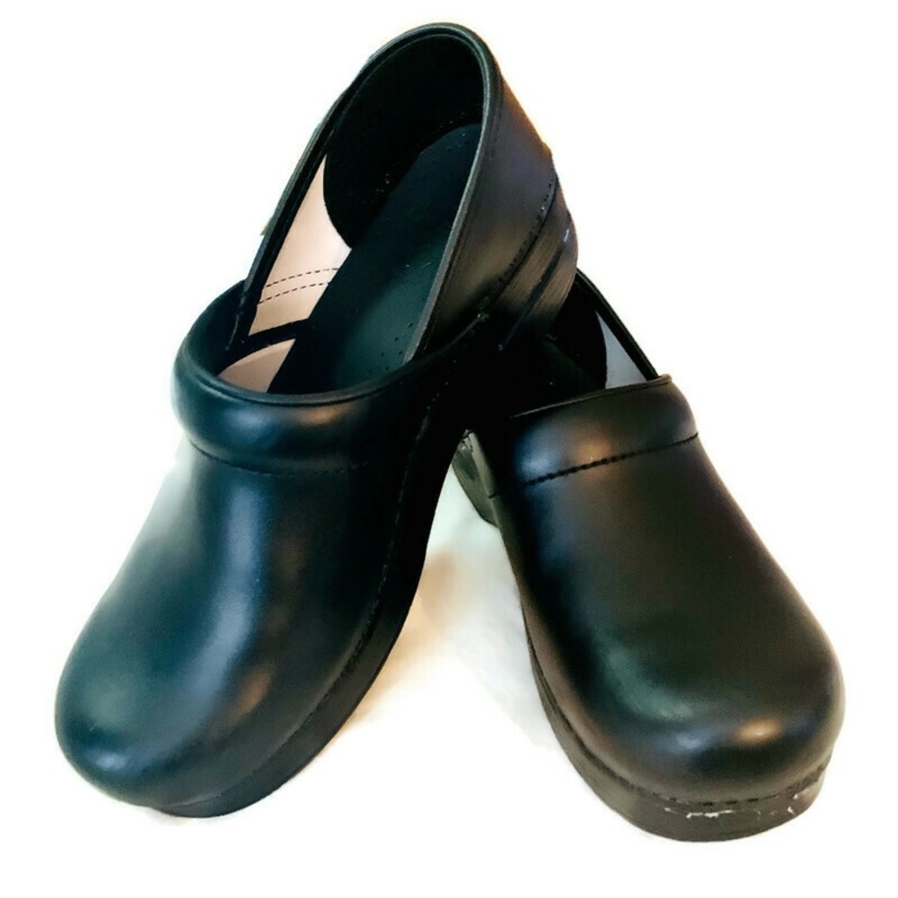 NWOT Dansko Professional Black Leather Clogs EUR Size 39